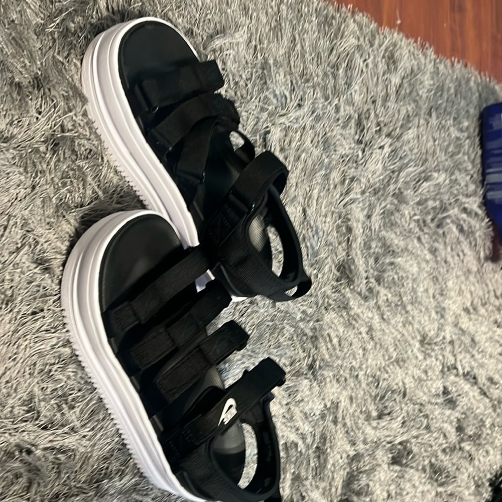 Nike women’s platform sandals
